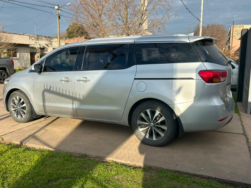 Kia CARNIVAL Van 2,2 Crdi 6AT 11p Premium 2017 — foto 5